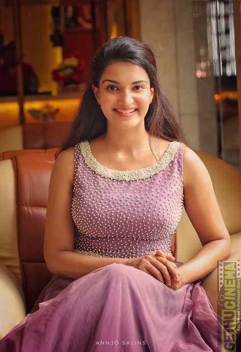 Honey Rose aka Honey Rose Varghese (5) Actress Honey Rose 2017 Latest Cute HD Stills Pose Model, Honey Rose, Indian Beauty Saree, India Beauty, Actress Photos, Desi Beauty, Kerala, Beauty Women, Honey