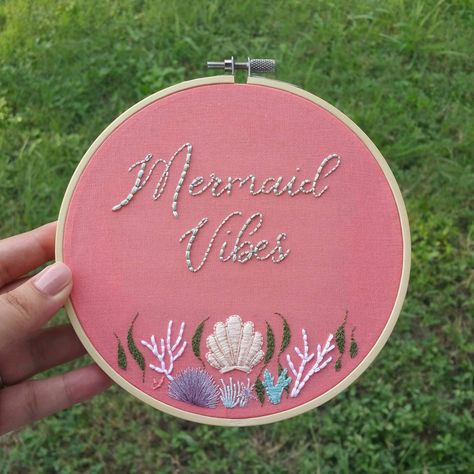 Mermaid Vibes Mermaid Cross Stitch, Embroidery On Paper, Mermaid Embroidery, Mermaid Crafts, Mermaid Vibes, Mermaid Diy, Sand Crafts, Easy Art Projects, Mermaid Decor