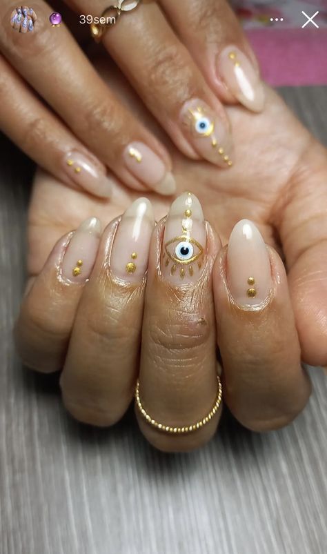 Eye Of Protection Nails, Nails For Egypt, Hamsa Nail Art, Greek Eye Nail Art, Evil Eye Nail Art Design, Gold Evil Eye Nails, Egypt Nails Design, Third Eye Nails, Hamsa Nails