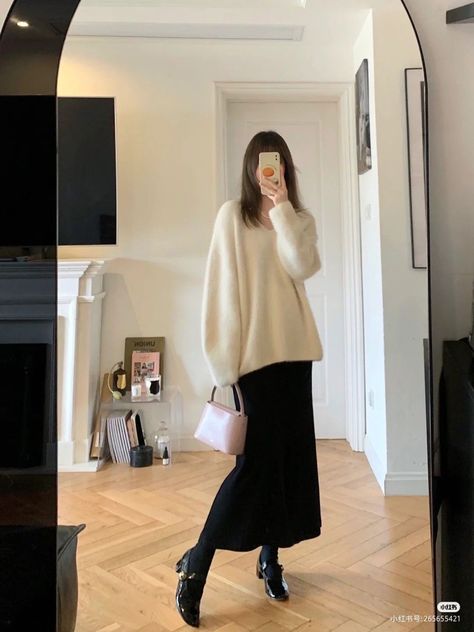 Dress Sweater Outfit, Modest Lookbook, Modest Business Casual, Quite Luxury, Silk Slip Skirt, Black Satin Skirt, Outfit Beige, Beige Skirt, Silk Outfit