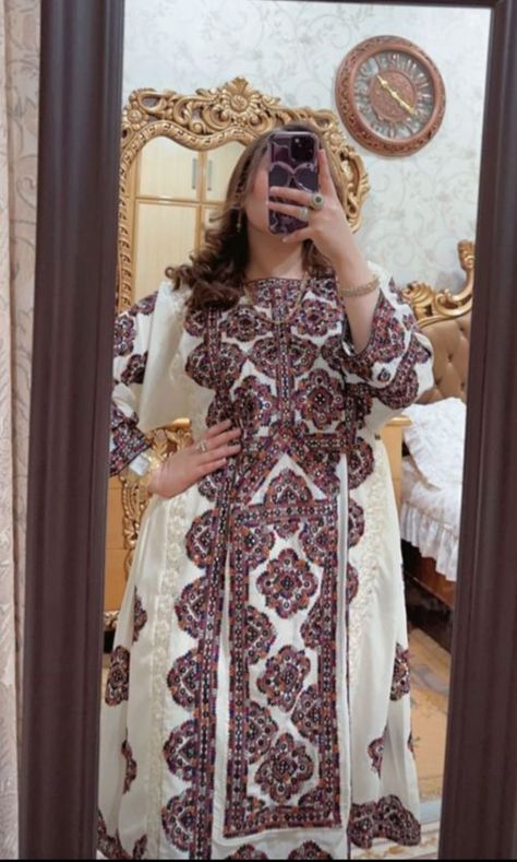 Balochi Dress Design New, Indian Wedding Shoes, Kids Party Wear Dresses, Balochi Dress, Kids Party Wear, Afghan Fashion, Lawn Dress, Afghan Dresses