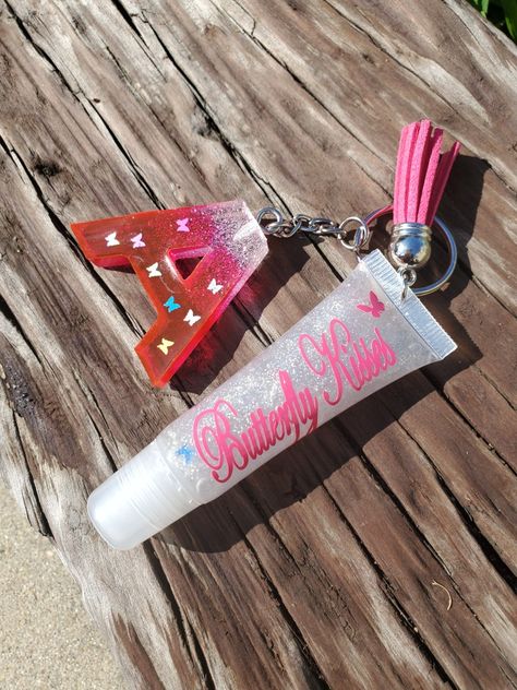 Resin Initial Keychain, Lip Gloss Holder, Resin Letter Keychain, Diy Resin Keychain, Gifts To Sell, Diy Gifts To Sell, Vegan Lip Gloss, Natural Lip Gloss, S Letter Images