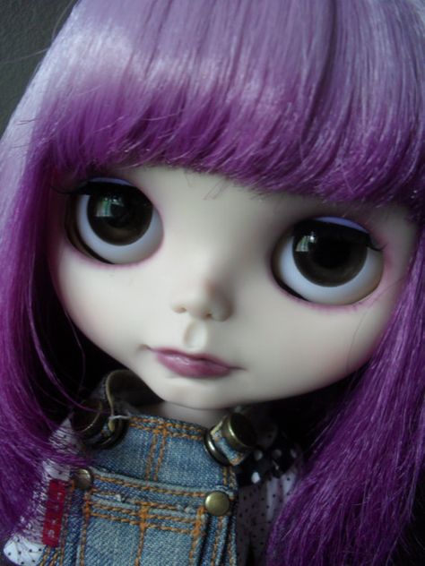 Simply Lilac customised Blythe Doll by KittyCatCustoms on Etsy Mini Yo, Magic Purple, Lilac Hair, Pullip Dolls, Valley Of The Dolls, Hair Color Pink, Cartoon Icons, Doll Parts, Pretty Dolls