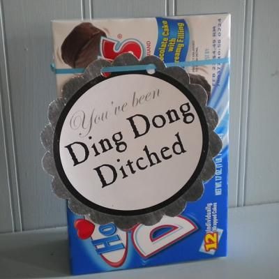 Ding Dong Ditched -- did this with the kids and they LOVED it. Need to do it again. Free printable tags Kindness Party, Ding Dong Ditch, Yw Activities, Young Women Activities, Ding Dong, Neighbor Gifts, April Fools Day, April Fools, The Grove