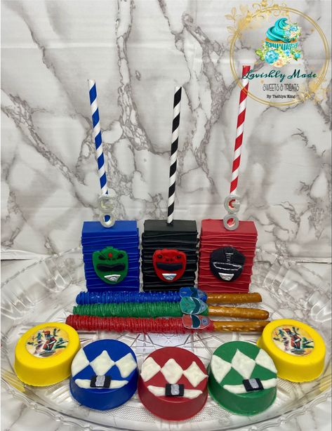 Power Ranger Cupcakes, Gummy Candy Kabobs, Table Treats, Festa Power Rangers, Mini Force, Power Ranger Cake, Power Ranger Birthday Party, Power Ranger Party, Sonic Cake