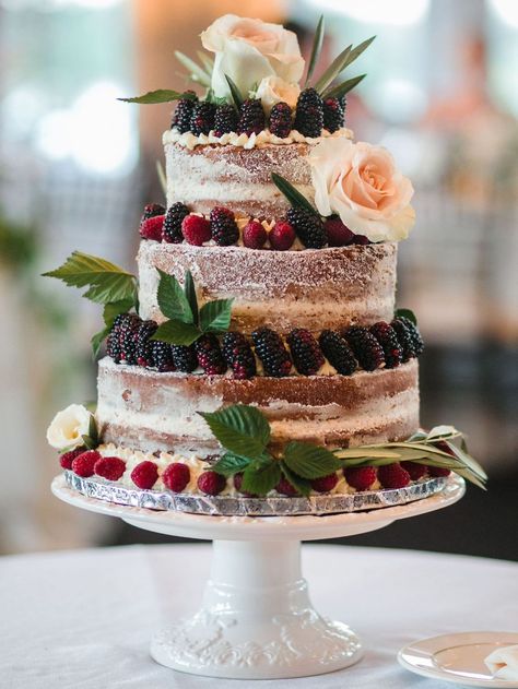 Wedding Cake With Fruit, Cake With Fruit, Wedding Cake Options, Extravagant Wedding Cakes, Country Wedding Cakes, Food Wedding, Extravagant Wedding, Amazing Wedding Cakes, Wedding Cake Rustic