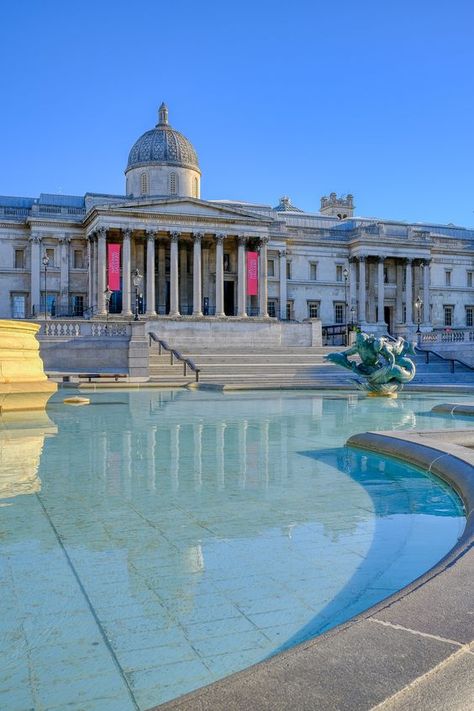 Trafalgar Square - London Art Heist, Summer In London, World Beautiful Places, Trafalgar Square London, Moving To London, London Big Ben, Fountain Square, Street Girl, Neoclassical Architecture