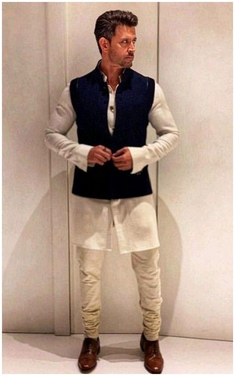 Coat Pent Men Suits For Engagement Indian Groomsmen, India Fashion Men, Indian Wedding Suits Men, Isha Ambani, Waistcoat Outfit, Blue Waistcoat, Indian Wedding Clothes For Men, Mens Indian Wear, Mukesh Ambani