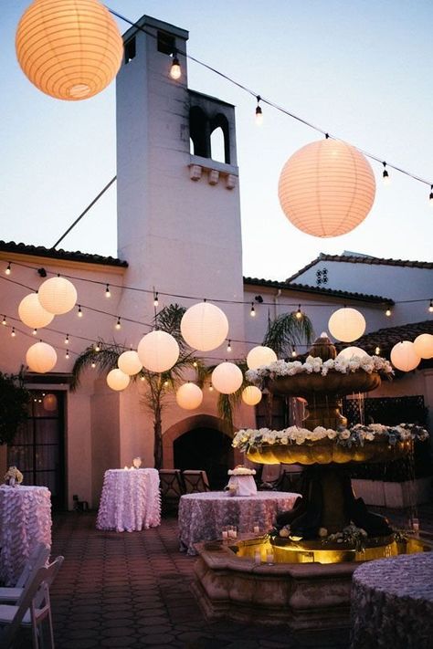 Chinese Lanterns Wedding, Paper Lantern String Lights, Cocktail Hour Decor, Cocktail Party Decor, White Paper Lanterns, Paper Lanterns Wedding, Lantern Decor Wedding, Paper Lantern Decor, Hanging Paper Lanterns