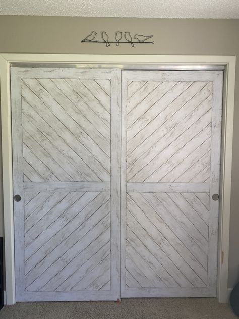 My most recent DIY project in making over the guest room! All done using contact paper on the doors. Interior Door Contact Paper, Contact Paper Closet Door, Contact Paper Door Makeover, Contact Paper Door, Rental Upgrades, Door Remodel, Wardrobe Mirror, Pretty Closets, Closet Door Makeover