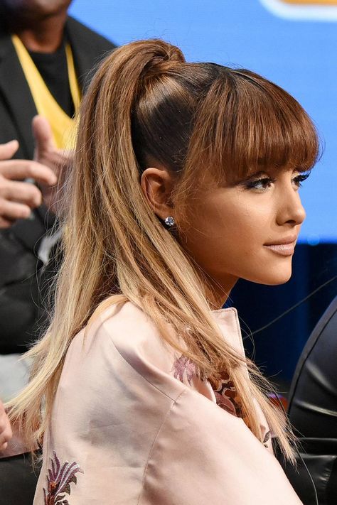 Ariana Grande's signature high ponytail looks even better with her new fringe. Ariana Grande Bangs, Ariana Grande Ponytail, Hair In A Ponytail, Ariana Grande Hair, High Ponytail Hairstyles, A Ponytail, High Ponytail, Fringe Hairstyles, Ponytail Styles