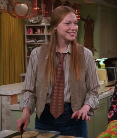 480 Likes, 5 Comments - Laura Prepon Brasil (@lauraprepon.brasil) on Instagram: “Boa noite amores #lauraprepon #donnapinciotti #That70sShow #oitnb” Donna That 70s Show Outfits, Donna That 70s Show, That 70s Show Outfits, 70s Show Outfits, Donna Pinciotti, The Perfect Girlfriend, 70s Show, Laura Prepon, 70s Outfits