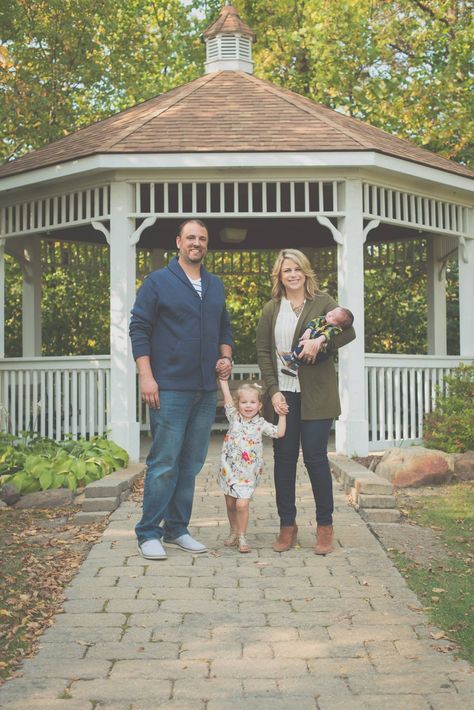 Gazebo Picture Ideas, Gazebo Family Photoshoot Ideas, Gazebo Photoshoot Ideas, Front Yard Family Photoshoot, Family Gazebo Photos, Engagement Photos Gazebo, Gazebo Pictures, Kimberly Caldwell, Wedding Photos Gazebo