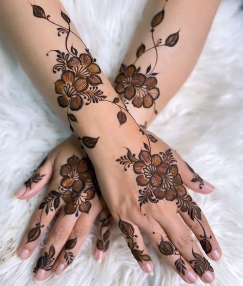 Floral Henna Designs, Finger Henna Designs, Henna Tattoo Designs Hand, Latest Henna Designs, Very Simple Mehndi Designs, Simple Mehndi Designs Fingers, Pretty Henna Designs, Henna Tattoo Designs Simple, Stylish Mehndi Designs