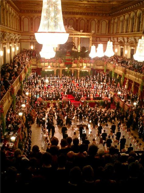 Viennese balls do not usually start until later in the evening (9 pm). The opening ceremonies conclude with the proclamation “Alles Walzer!" (Everyone waltz!)  and attendees flood the dance floor for the very first Viennese waltz. Magical! Viennese Ball, Vienna Ball, Viennese Waltz, Vienna Philharmonic, Ball Dance, The Heist, Debutante Ball, Enchanted Evening, Partner Dance