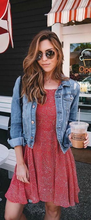 polka dot dress with denim jacket Peplum Tops, Stylish Fall Outfits, Casual Outfits For Teens, Moda Outfit, Polka Dot Shorts, Jacket Denim, Denim Jacket Women, 가을 패션, Makeup Hair