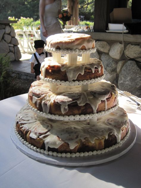 Brunch Wedding Colors, Wedding Brunch Reception, Brunch Cake, Future Planning, Wedding Cake Alternatives, Baking 101, Final Countdown, Cinnamon Roll Cake, Reception Food