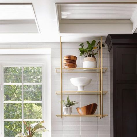 Megan Temple on Instagram: "Brass hood + Brass shelving = dream✨  I’ve been loving mixing in brass bistro shelving in our designs lately.  It’s a fresh take on open shelving.   📸: @jliautaudphoto   #bistroshelving #brassshelves #openshelving #shelfie #brasshood #customhood #kitchengoals #kitchendetails" Brass Hood, Bistro Shelving, Brass Shelving, Home Decor Men, Brass Shelves, Floating Shelves Kitchen, Shelves Kitchen, Open Shelving, Man Cave