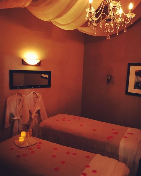 Couples Massage in Denver | Body Massage Wellness Spa Couple Spa Aesthetic, Couples Massage Room, Massage Vision Board, Couple Massage Spa, Valentine Massage, Aesthetic Massage, Massage Couples, 2024 Prayer, Couples Room