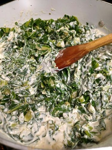 Collard Green Recipes Healthy, Creamed Collard Greens Recipe, Creamed Collard Greens, Creamy Collard Greens Recipe, Canned Collard Greens Recipe Easy, Leftover Collard Greens Recipe, Frozen Collard Greens Recipe, Collard Green Casserole, Collards Greens Recipe