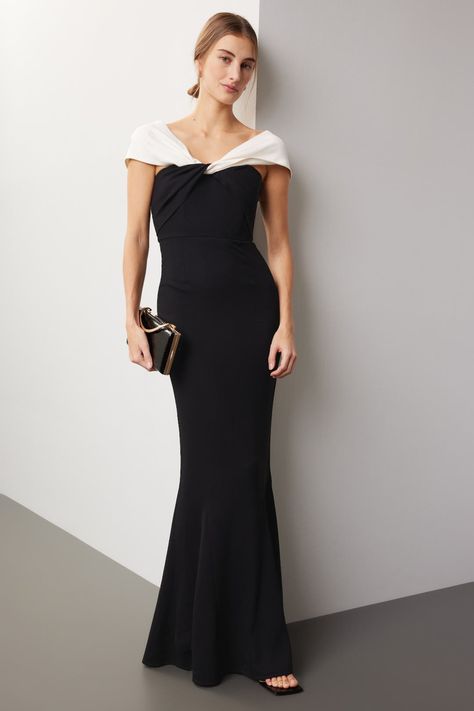 Roland Mouret Cady Maxi Dress Gala Outfits, Black Tie Dress Code, Roland Mouret Dress, Outfits Formal, Gala Outfit, Dress Code Wedding, Fashion Inspiration Board, Beach Wedding Decorations, Formal Outfits