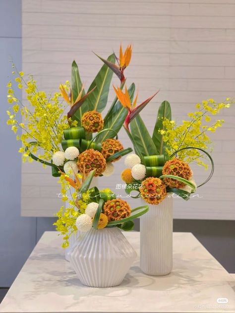 Diwali Flower Arrangements, Floral Arrangements For Home, Flowers Arrangements Ideas, Hotel Flower Arrangements, Floral Art Arrangements, Tropical Floral Arrangements, Hotel Flowers, Table Flower Arrangements, Tropical Wedding Flowers