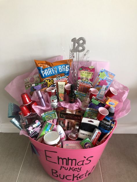 Birthday hamper #21stbirthday #21st #birthday #gifts Surprise For Sister Birthday, Birthday Gift Sister Ideas, 21st Birthday Gift Ideas For Sister, Birthday Gifts 18th Birthday, 21st Birthday Hamper, 30th Birthday Hamper, 18th Birthday Hamper, Birthday Hamper Ideas, Birthday Present 18th Birthday