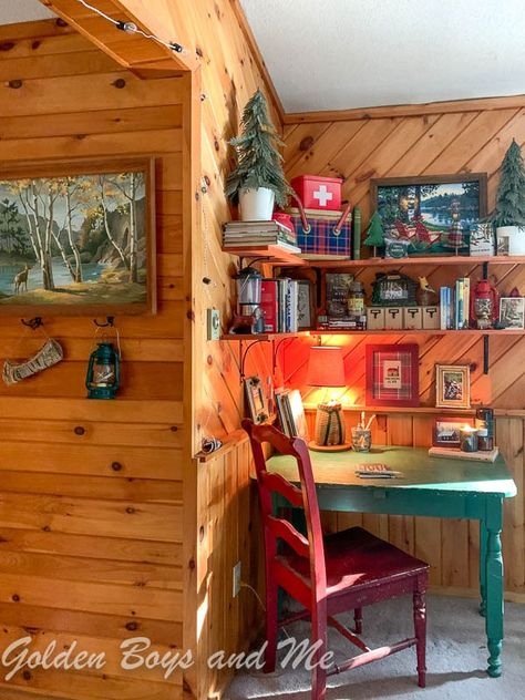 Pine shelving in rustic cabin - www.goldenboysandme.com Lake Cabin Decorating Ideas Interiors, Pine Shelving, Retro Cabin, Vintage Cabin Decor, Camp Decor, Rustic Homes, Cabin Chic, Cabin Bedroom, Diy Home Projects