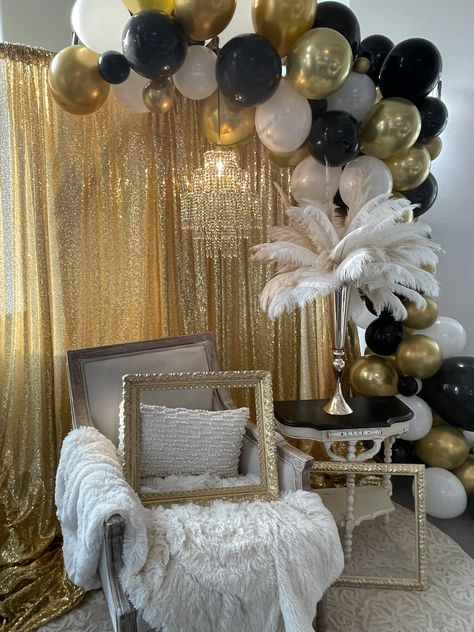 Vintage Glam Party Decor, Great Gatsby Diy Decorations, Charleston Theme Party, Maskerade Party Ideas Masquerade Ball, Glitz And Glam Party Theme Decoration, Glitz And Glam Party Theme, Gatsby Photo Booth, 20s Decor, Great Gatsby Prom Theme