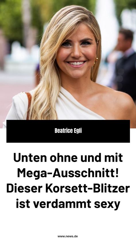 Unten ohne und mit Mega-Ausschnitt! Dieser Korsett-Blitzer ist verdammt sexy