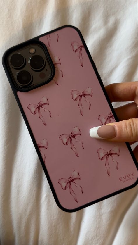 Iphone Types, Gadgets Aesthetic, Iphone Products, Coquette Phone Case, Bow Phone Case, Preppy Phone Case, Evry Jewels, All Apple Products, Tech Aesthetic