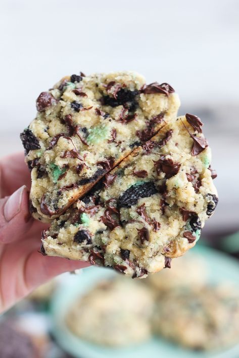 Mint Oreo Chocolate Chip Cookies - Baking with Blondie Levain Monster Cookies, Levain Double Chocolate Cookies, Andy's Mint Cookies, Junior Mint Cookies, Large Gourmet Cookie Recipes, Amazing Christmas Cookies, Nyt Chocolate Chip Cookies, Levain Bakery Cookie Recipe, Farmstand Recipes