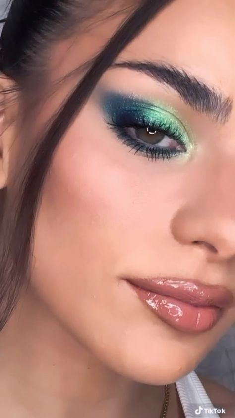 Blue Green Gold Eye Makeup, Blue Green And Gold Eye Makeup, Blue Green Smokey Eye, Peacock Blue Makeup, Blue Green Eye Makeup Looks, Blue And Green Smokey Eye, Peacock Blue Eye Makeup, Green Disco Makeup, Green Blue Eyes Makeup