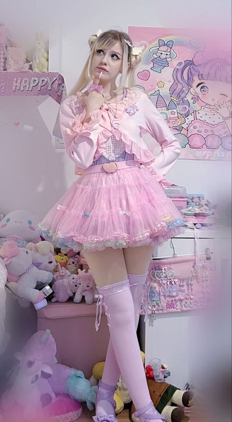 Yume Kawaii Fashion: Ultimate Guide - Kawaii Peach Fairy Kei Art, Decora Kei Outfits, Fairy Kei Outfit, Decora Fashion Outfits, Yume Kawaii Fashion, Fairy Kei Aesthetic, Cute Pastel Outfits, Kawaii Peach, Magical Aesthetic