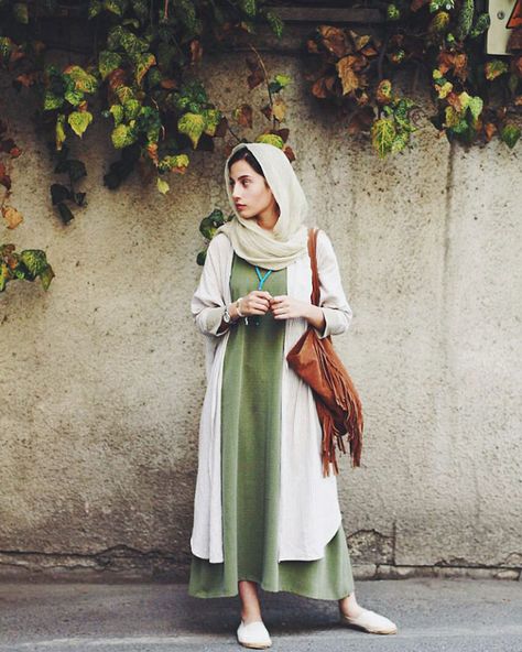 Tehran Street Style, Street Hijab, Iranian Fashion, Persian Fashion, Outfit Ideas Summer, Street Hijab Fashion, Iranian Women Fashion, Hijabi Style, Iranian Women