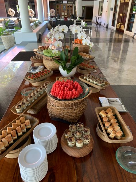 Tea Break Teabreak Decor, Food Display Table, Display Table, Tea Break, Table Set Up, Food Display, Morning Tea, Mini Foods, Table Settings