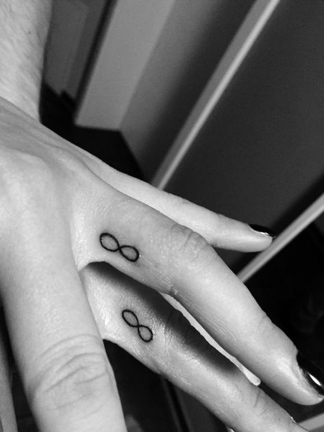 Infinite Tattoo, Tiny Designs, Geometric Line Tattoo, Stunning Tattoos, Unique Small Tattoo, Small Couple Tattoos, Meaningful Tattoo Quotes, Whatsapp Wallpaper Cute, Drawing Styles