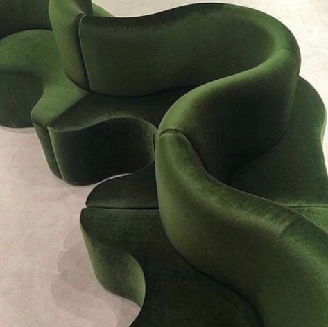 @igotathingforchairs on Instagram: “Cloverleaf sofa by Verner Panton spotted in the Prada showrooms #igotathingforchairs cc: @sarahdebeaumont • • • • • #vernerpanton…” Green Chairs, Verner Panton, Take A Seat, Velvet Sofa, Futon, Sofa Design, Interior Inspiration, Pretty Things, 30 Minutes