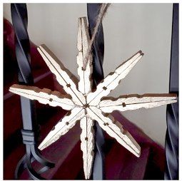 Don't have a lot of time to make Christmas Decorations?   This is the project for you.  Using wooden clothespins and a hot glue gun, you can make one of these i… Clothespin Stars, Wooden Clothespins, Clothes Pin Crafts, Christmas Crafts For Kids, Clothespins, Winter Crafts, Clipboard, Christmas Decorations To Make, Homemade Christmas