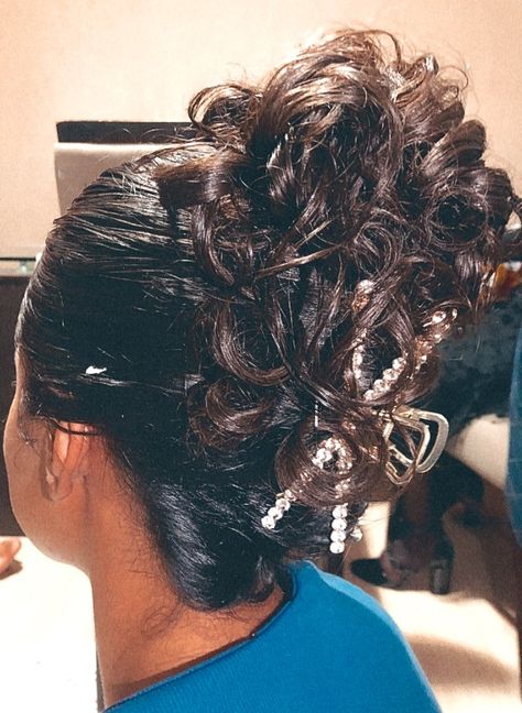 Pentecostal Hairstyles Easy, Apostolic Hairstyles Easy, Pentecostal Hairstyles, Updo Hairstyles Tutorials, Hair Tips Video, Clip Hairstyles, Work Hairstyles, Hair Up Styles, Bun Hairstyles For Long Hair