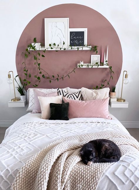 Diy Painted Headboard, Small Bedroom Decorating Ideas, Small Bedroom Decorating, Painted Headboard, Small Bedroom Designs, Bedroom Decorating Ideas, Small Bedroom Decor, Bedroom Decorating, Room Inspiration Bedroom