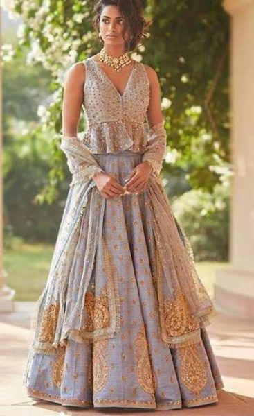 35 Latest Peplum Blouse Designs for Sarees and Lehengas Latest Peplum Blouse Designs, Peplum Blouse Designs, Peplum Blouse Pattern, Latest Lehenga Blouse Designs, Long Blouse Designs, Stylish Kurtis, Ghaghra Choli, Simple Lehenga, Blouses Designs