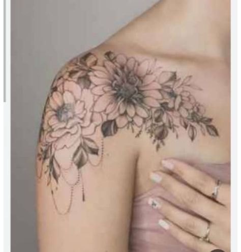 Delicate Shoulder Tattoo, Front Shoulder Tattoo, Simple Shoulder Tattoo, Cross Shoulder Tattoos, Cute Shoulder Tattoos, Shoulder Tattoo Ideas, Feminine Shoulder Tattoos, Dahlia Tattoo, Front Shoulder Tattoos