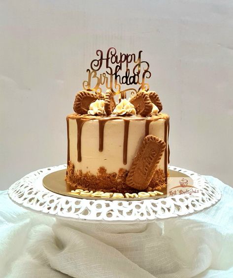 Lotus Biscoff Birthday Cake, Biscoff Cake Design, Lotus Biscoff Cake Design, Lotus Birthday Cake, Lotus Cake Design, B Day Cake Ideas, Chocolate Biscoff Cake, Biscoff Birthday Cake, Caramel Cake Decoration