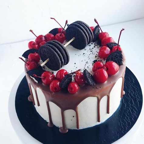 Dripping Cake, Gym Cake, Small Birthday Cakes, Birthday Cake For Husband, Cake For Husband, Easy Chocolate Cake, Birthday Cakes For Men, Birthday Cake Chocolate, New Cake