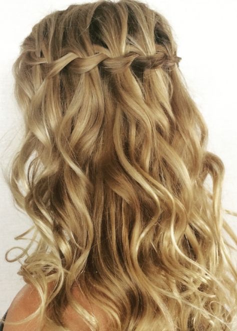 Waterfall Braid with Beachy Waves Mermaid Curls, Waterfall Braid With Curls, Curled Wedding Hair, Waterfall Braid Hairstyle, Waterfall Hairstyle, Side Braid Hairstyles, Big Box Braids Hairstyles, French Braid Hairstyles, Waterfall Braid