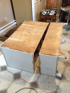 MacGIRLver: Dresser Makeover; Two Pieces of Furniture Made From One Dresser Patio Furniture Makeover, Furniture Rehab, Old Dressers, Dresser Makeover, Refurbished Furniture, Recycled Furniture, Flipping Furniture, Redo Furniture, Repurposed Furniture