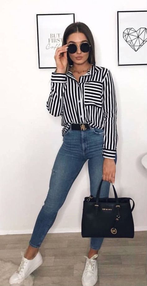 Camisa a rayas Simple Spring Outfits, Casual Work Outfits, Inspired Outfits, Outfits Casual, Outfit Casual, Looks Vintage, Elegant Outfit, Outfits Casuales, Look Fashion