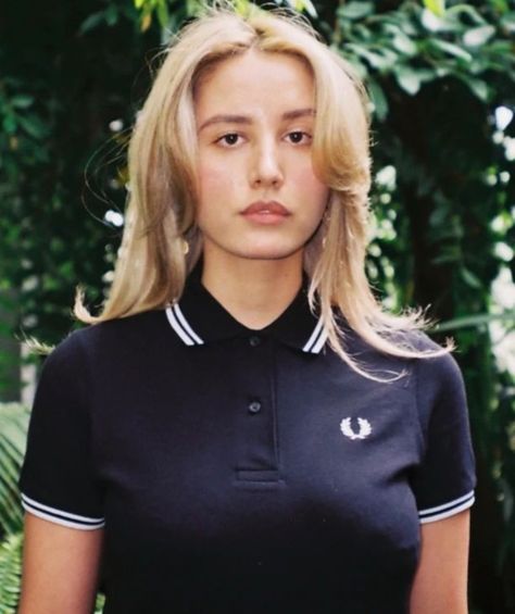 Fred Perry Girls 8519 Vintage Polo Outfit Women, Polo Style Women, Sporty Go-dry Polo Shirt, Fred Perry Style, Fred Perry Outfit, Fred Perry Polo Women Outfit, Fred Perry Women, Fred Perry Logo, Fred Perry T Shirt