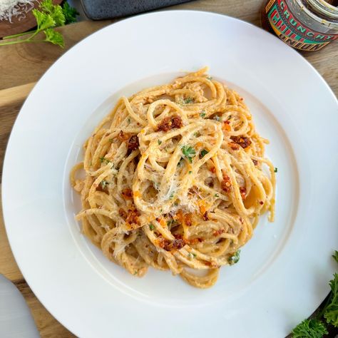 Anna Lisa | Los Angeles | Easy Trader Joe’s Recipes | You NEED to try this one-of-a-kind caramelized onion pasta. The creamy, caramelized onion dip makes the perfect pasta sauce, and when… | Instagram Trader Joe's Pasta, Caramelized Onion Pasta, French Onion Dip Recipe, Onion Pasta, Caramelized Onion Dip, Carmelized Onions, French Onion Dip, Onion Dip, Caramelized Onion